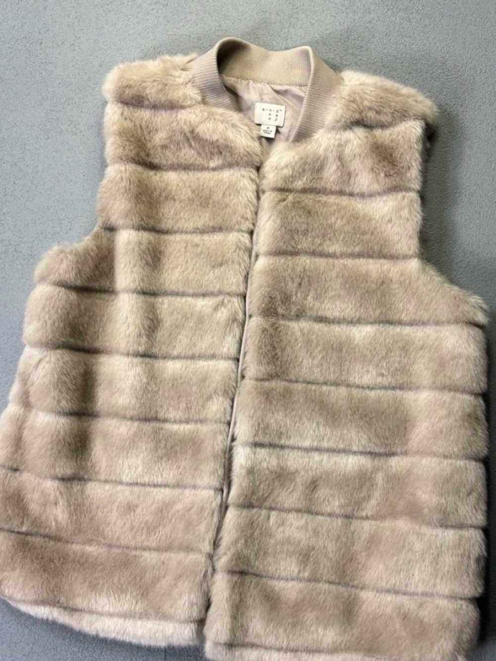 A New Day Faux Fur Vest Size M Taupe Gray Plush Sleeveless